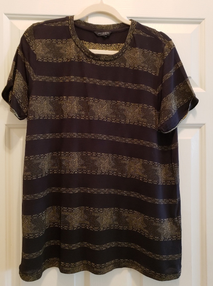 Lucky black t with gold lace print